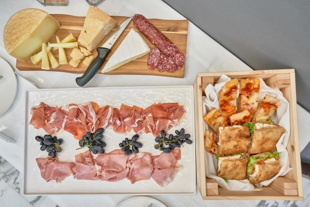The Rif - Boutique Hotel Pisa 0*,
